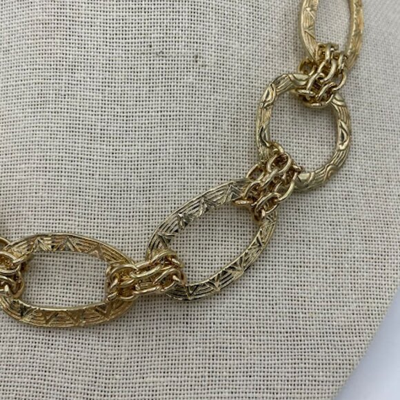 Gold Tone Chunky Stamped Wide Chain Link Necklace 22 in Shiny Textured Modern - Picture 2 of 6